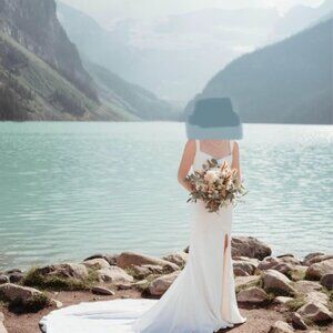 Alyssa Kristin Amara Wedding gown - size 6